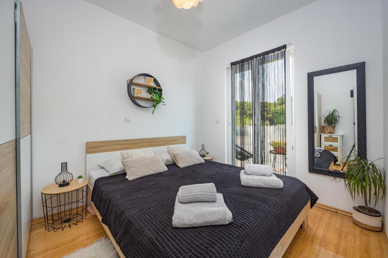 Apartment Studio Apartman Marly